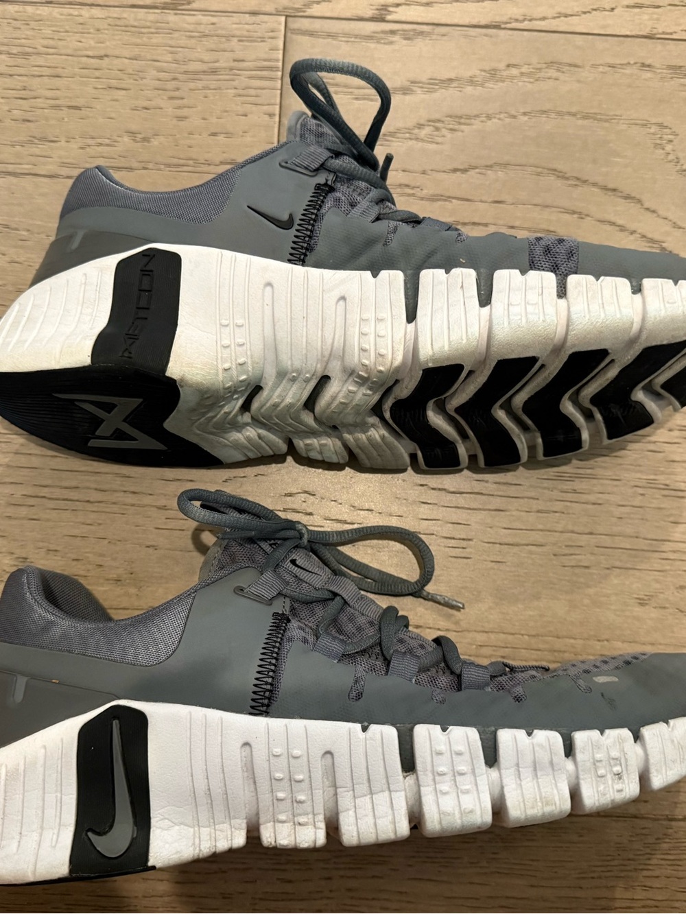 Nike Men’s Free Metcon Gray Athletic Shoes Sneakers Size 10.5 - Picture 3 of 7